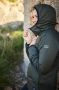 blue-loop-virga-iso-hoody-isolatiejas-primaloft-lichtgewicht-ademend-waterafstotend-duurzaam-outdoor-jacket