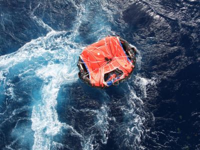 Laat uw reddingsvlot op tijd keuren